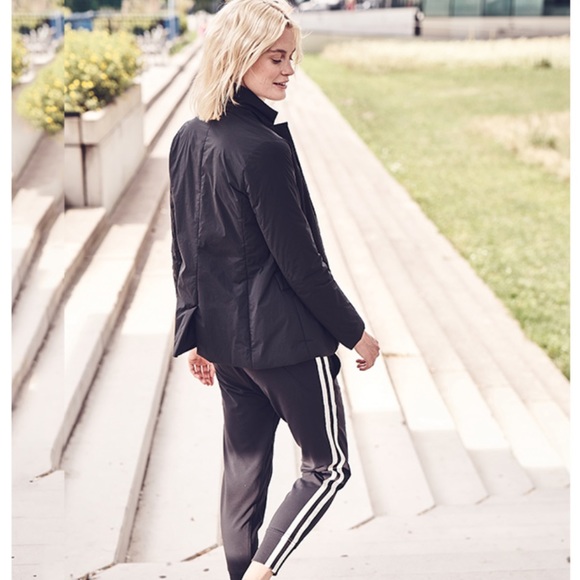 NWT Athleta Evolution Black Blazer - Picture 9 of 10